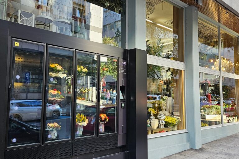 Floral Vending Reinvented – The BouquetMat Way