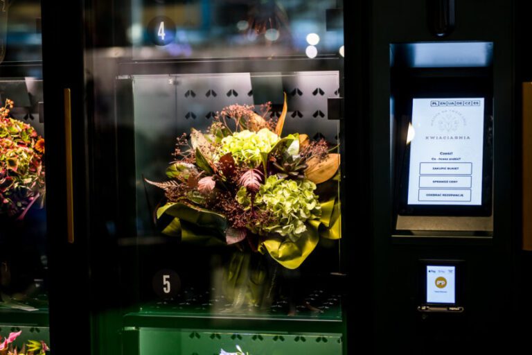 Why Are Flowers from a BouquetMat Fresher and Longer-Lasting? A Phenomenon Customers Love